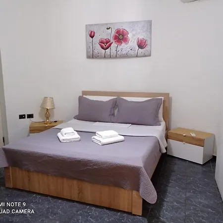 Orange Hotel *